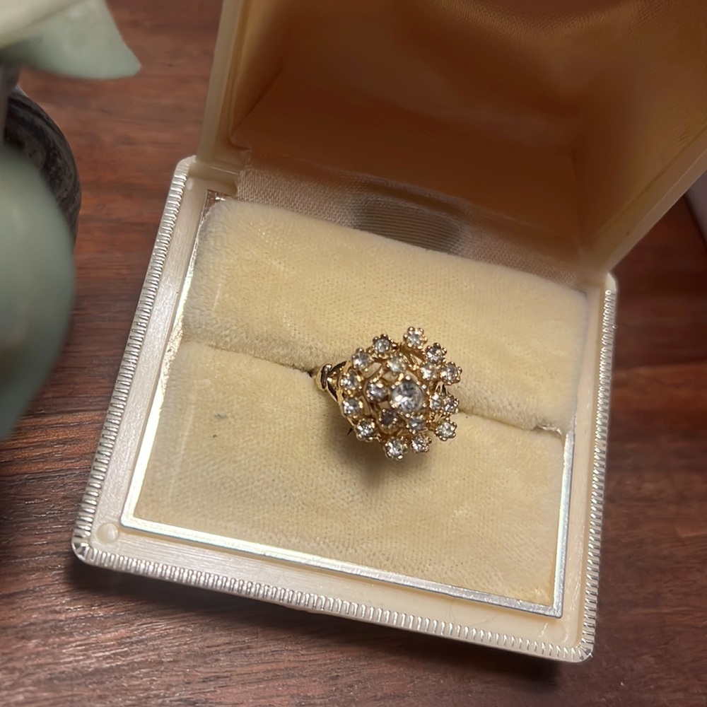 Ring - Picture 3 of 6